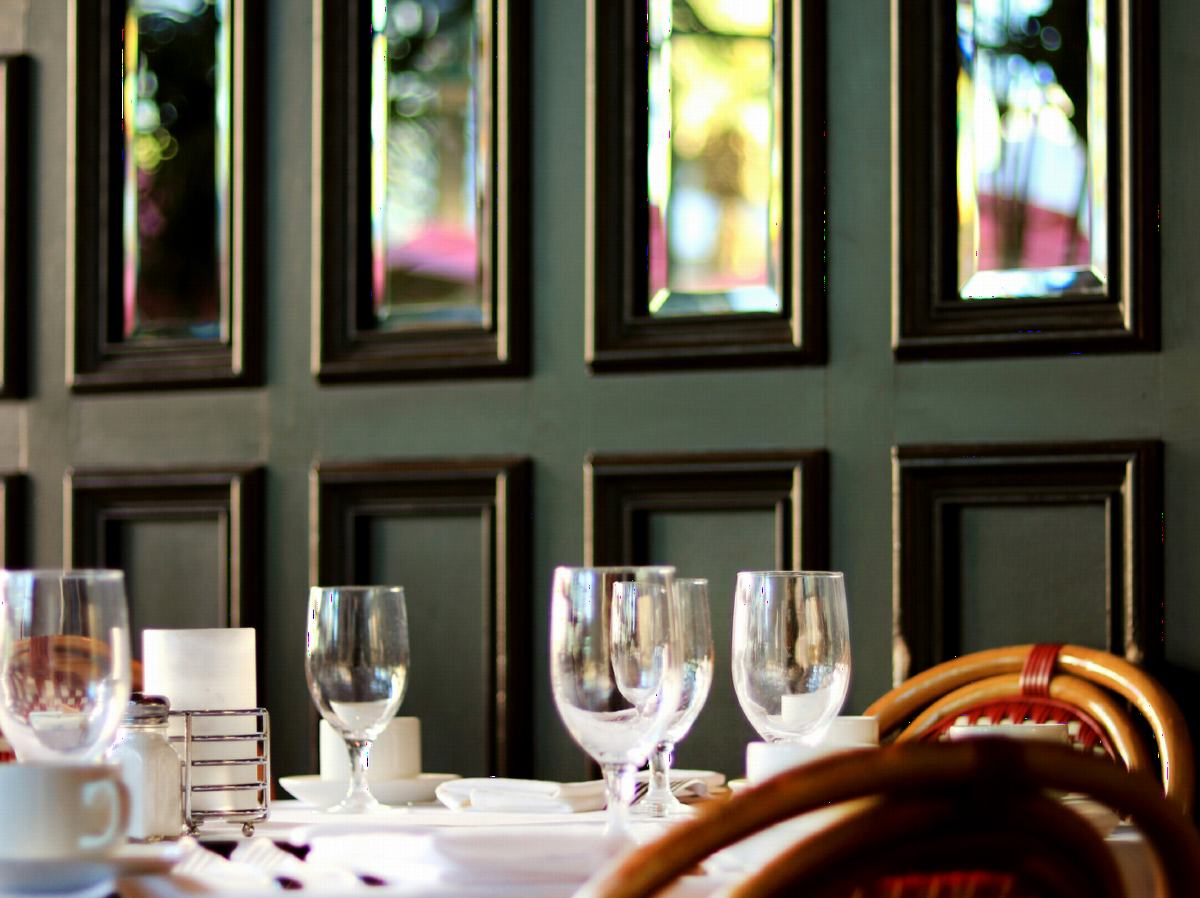 Linen and bentwood in a quiet bistro